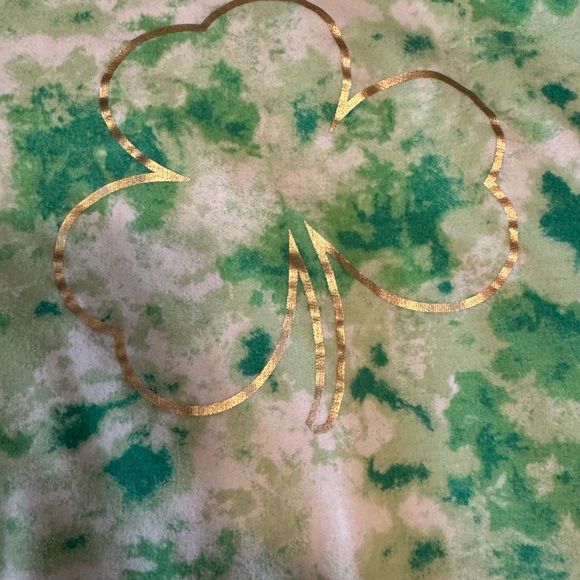 Cat & Jack Green Tie-Dye Clover Sweatshirt - Picture 3 of 4